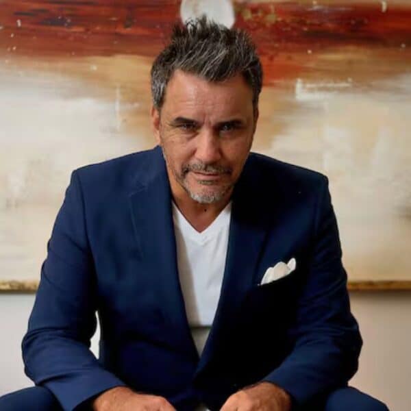 El cantante Douglas enfrenta un polémico divorcio de Ana Sol Romero y ahora un programa de espectáculos reveló que tendría una nueva pareja.