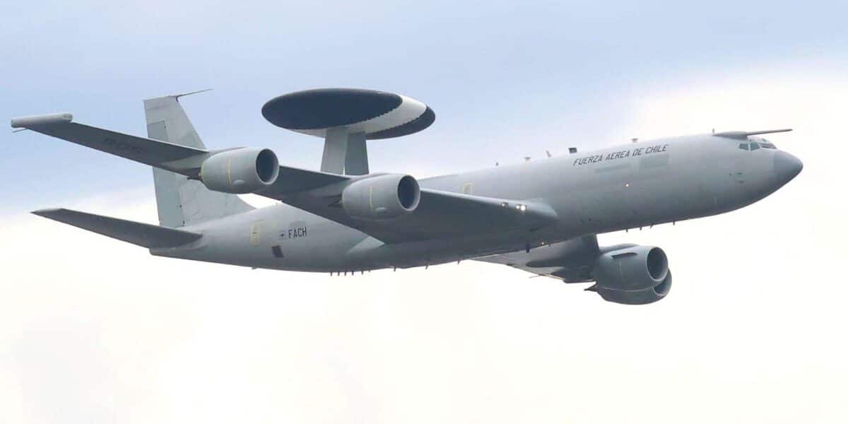 El Boeing E-3D Sentry de la FACh entrenó sobre Magallanes y la Antártica Chilena junto a cazas F-16 y F-5 Tigre III, en un despliegue que se extenderá hasta cerca del 10 de octubre.