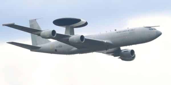 El Boeing E-3D Sentry de la FACh entrenó sobre Magallanes y la Antártica Chilena junto a cazas F-16 y F-5 Tigre III, en un despliegue que se extenderá hasta cerca del 10 de octubre.