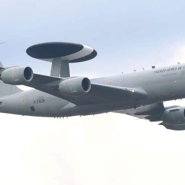 El Boeing E-3D Sentry de la FACh entrenó sobre Magallanes y la Antártica Chilena junto a cazas F-16 y F-5 Tigre III, en un despliegue que se extenderá hasta cerca del 10 de octubre.