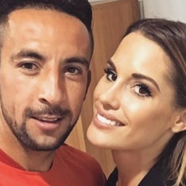 La comunicadora española Gala Caldirola y el exfutbolista Mauricio Isla protagonizan una nueva etapa en su organización familiar en Chile.