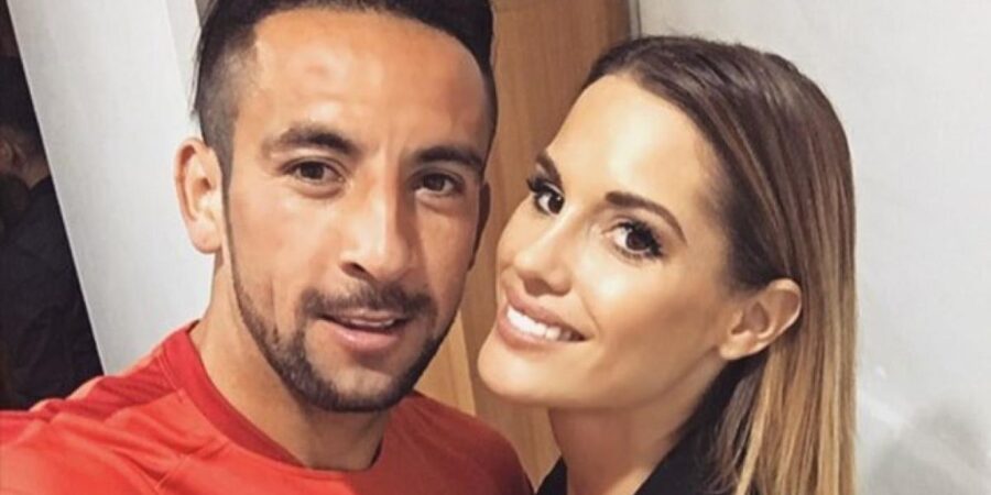 La comunicadora española Gala Caldirola y el exfutbolista Mauricio Isla protagonizan una nueva etapa en su organización familiar en Chile.