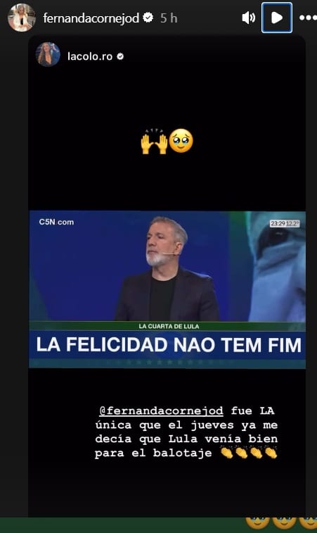 Captura de una historia de Instagram: aparece un hombre de pelo canoso y barba ante un fondo azul, junto a la frase «A felicidade não tem fim» y texto y emojis superpuestos.