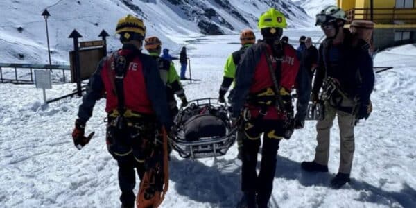 Luz Jiménez, actriz chilena y madre de Magdalena Acuña Jiménez, fallecida durante la avalancha en Portillo.