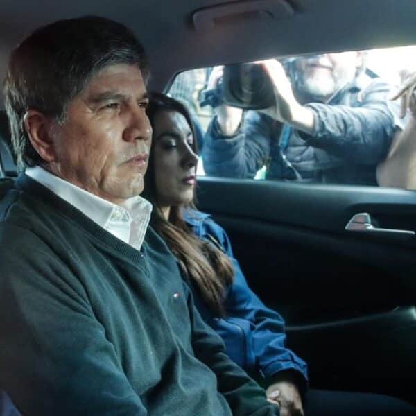 Manuel Monsalve, exsubsecretario del Interior, quien deberá retomar el arresto domiciliario total tras una resolución de la Corte de Apelaciones de Santiago.