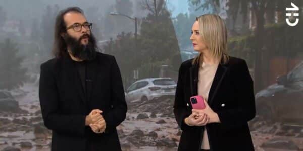 Marcelo Lagos durante una intervención televisiva en la que analiza los riesgos asociados al aluvión de Las Condes.