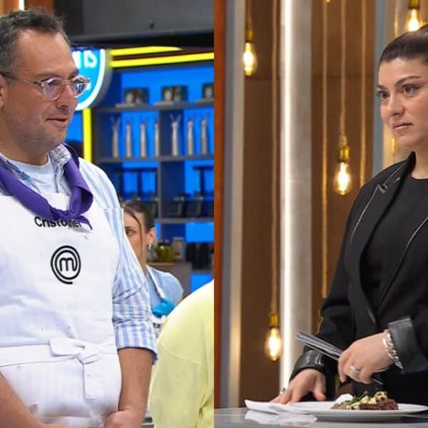 Cris Olivares y la chef Fernanda Fuentes durante una evaluación en MasterChef Chile de TVN.