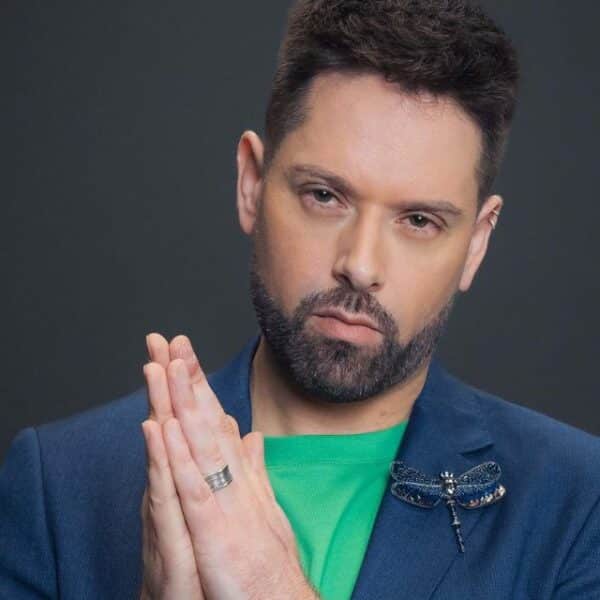 Michael Roldán, periodista y panelista de Sígueme, quien habló sobre sus sentimientos tras confirmarse el cierre del programa.
