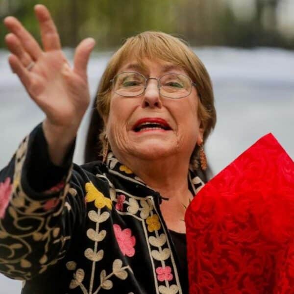 Michelle Bachelet durante un acto público reciente, en medio de su regreso a la primera línea de la política chilena y la convocatoria a los partidos de oposición.