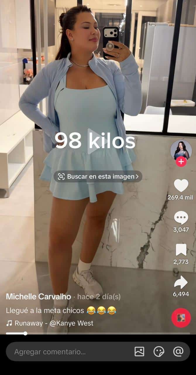 Michelle Carvalho durante una de las actividades físicas que ha compartido en redes sociales durante los últimos meses.