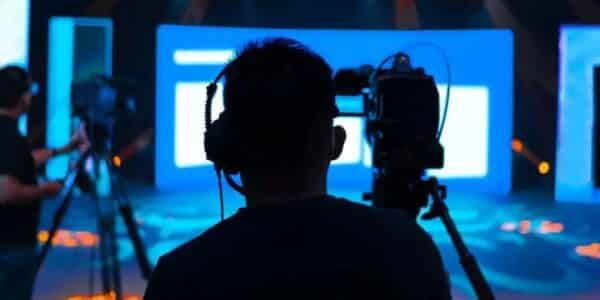 Noche de Suerte, el programa nocturno de farándula de TV+, tendría fecha de término tras conflictos internos y un problema con su auspiciador.