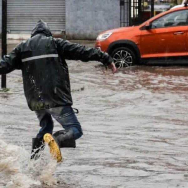 Cielo nublado sobre Santiago durante la jornada de tormentas eléctricas y granizo del martes 13 de octubre