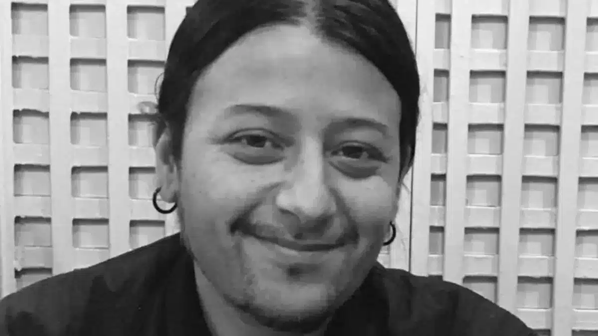 Pablo Erazo fue creador, editor y guionista de SCA, Sociedad de Comediantes Anónimos, uno de los primeros programas de stand up comedy de la televisión chilena.