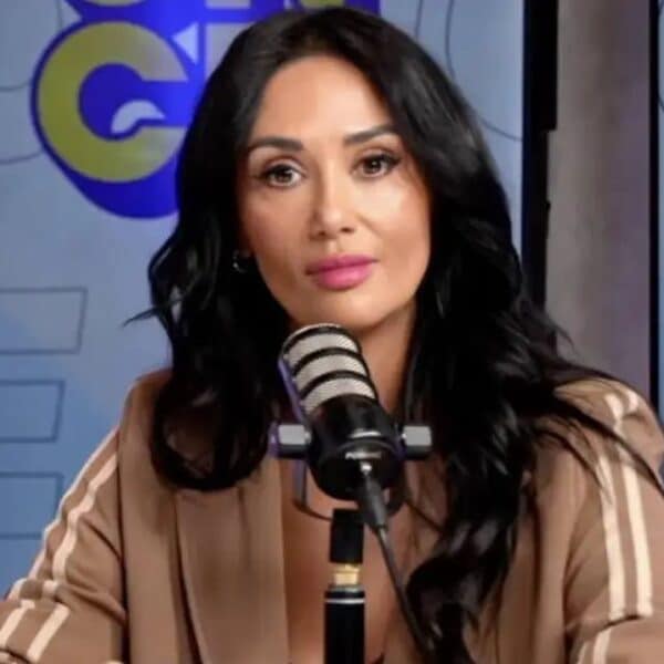 Pamela Díaz durante una transmisión de Once Stream donde recordó un breve vínculo sentimental de su juventud.