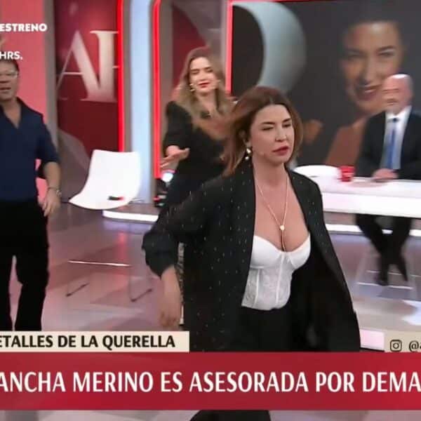 La actriz Pancha Merino durante una transmisión en vivo en Canal 13 tras la querella de su expareja