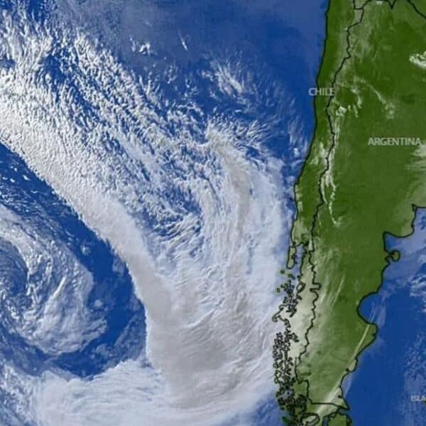 Nubosidad sobre un paisaje del sur de Chile, en el contexto del pronóstico de río atmosférico.