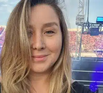 Rocío Marín, la "Ro" de Pasapalabra, durante su primera aparición en pantalla en las dependencias de Chilevisión en 2019.