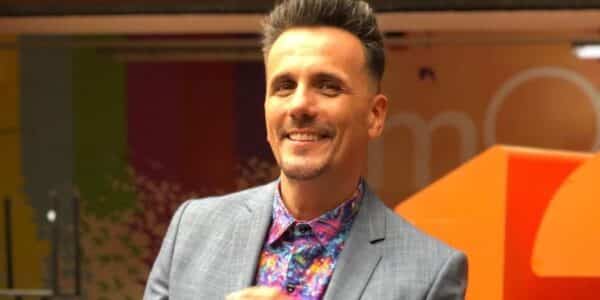 Sergio Lagos, animador de Canal 13, en un registro familiar compartido públicamente junto a su hija Celeste.