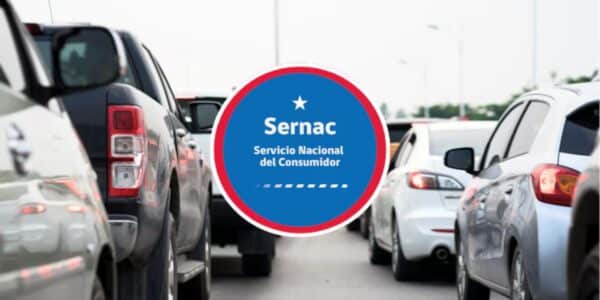 Vehículos estacionados en una imagen referencial sobre la alerta de seguridad publicada por Sernac.