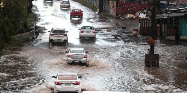 Sistemas frontales avanzan sobre Chile con lluvias intensas y condiciones de inestabilidad durante la semana.
