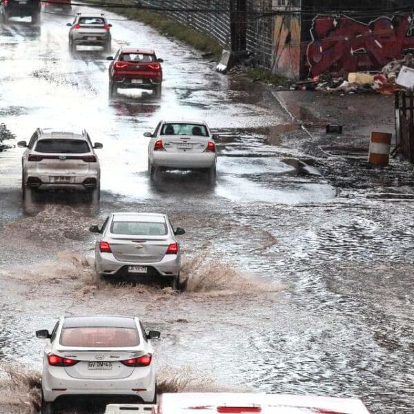 Sistemas frontales avanzan sobre Chile con lluvias intensas y condiciones de inestabilidad durante la semana.