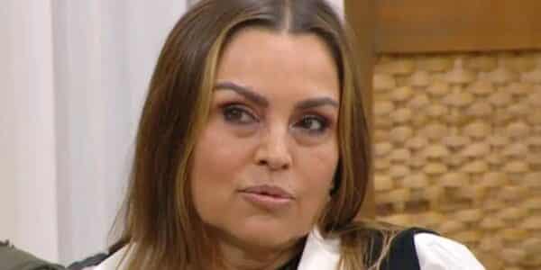 Yasmín Valdés muestra su rostro tras someterse a un procedimiento estético.